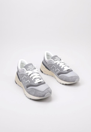 NEW BALANCE U997 Grau