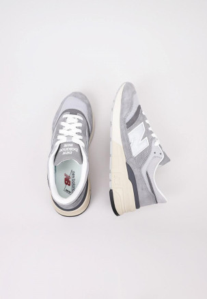 NEW BALANCE U997 Grau