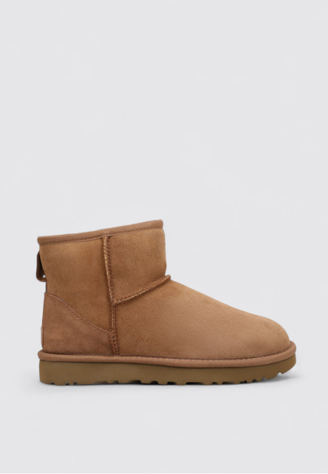 UGG CLASSIC MINI II Cuero