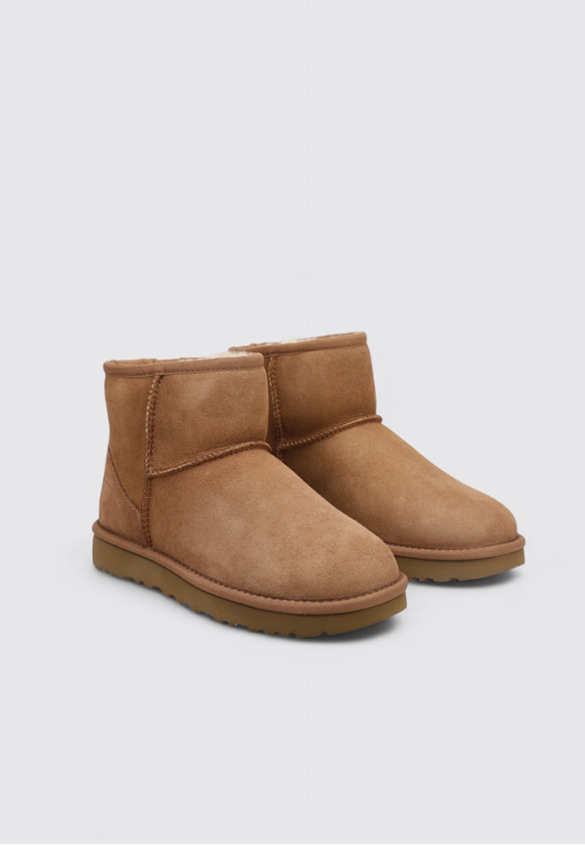 UGG CLASSIC MINI II Cuero