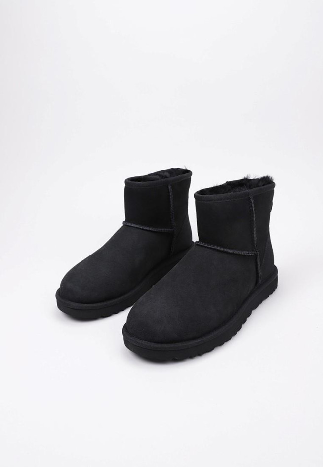 UGG CLASSIC MINI II Negro