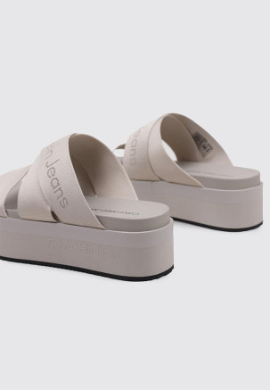 CALVIN KLEIN FLATFORM SANDAL WEBBING IN MR Blanco