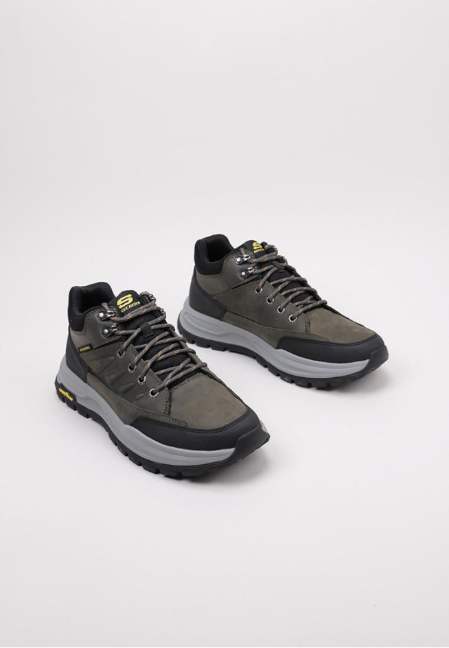 SKECHERS RELAXED FIT: ZELLER - BAZEMORE Gris