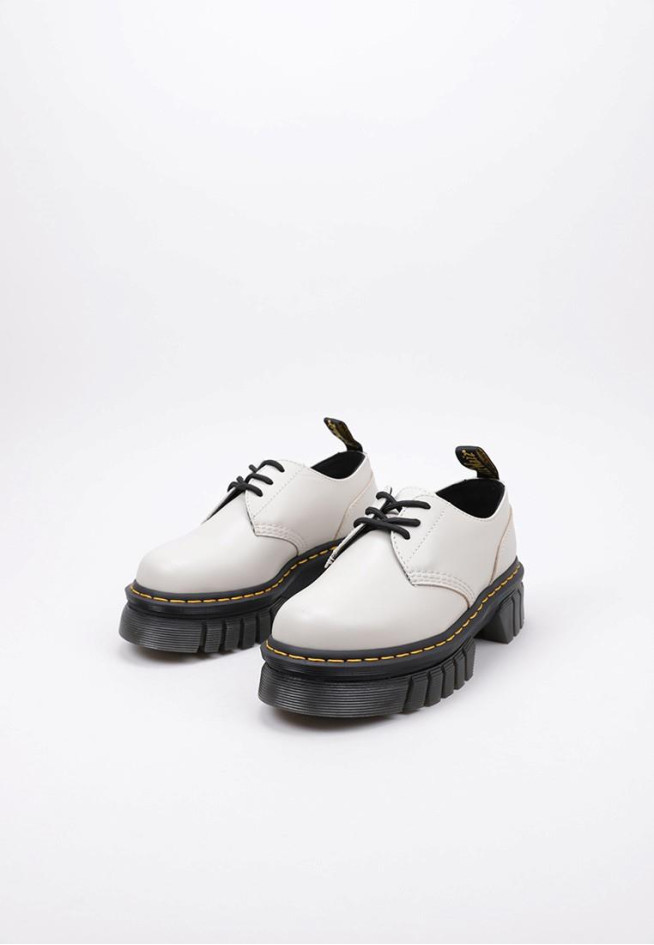 DR MARTENS Audrick 3i Shoe Cobblestone Grey  Gris