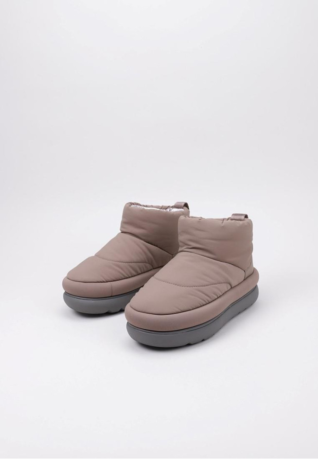 UGG CLASSIC MAXI MINI Marrón