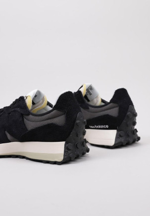 NEW BALANCE 327 Negro