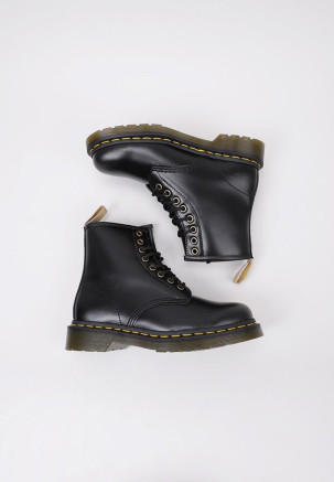 DR MARTENS VEGAN 1460 Negro