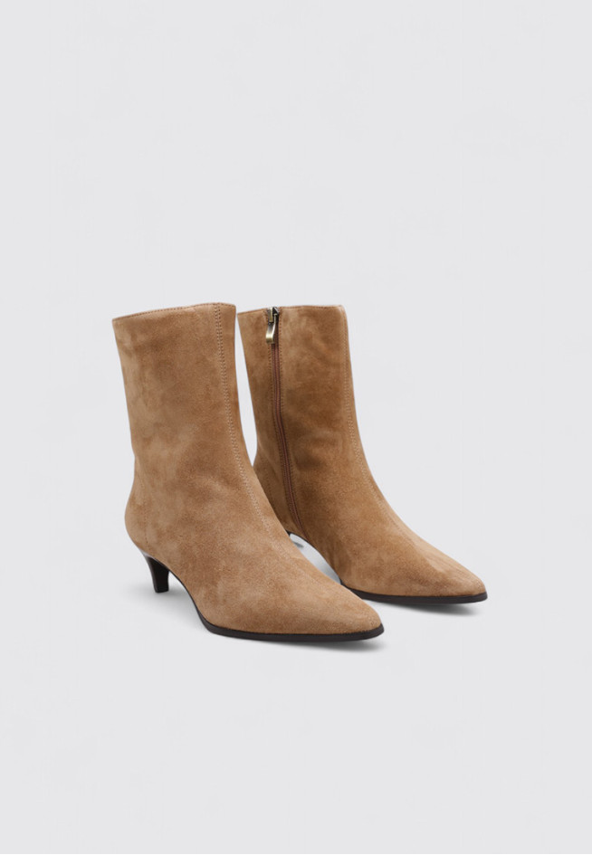 HUNE PLAYFUL  Cuero
