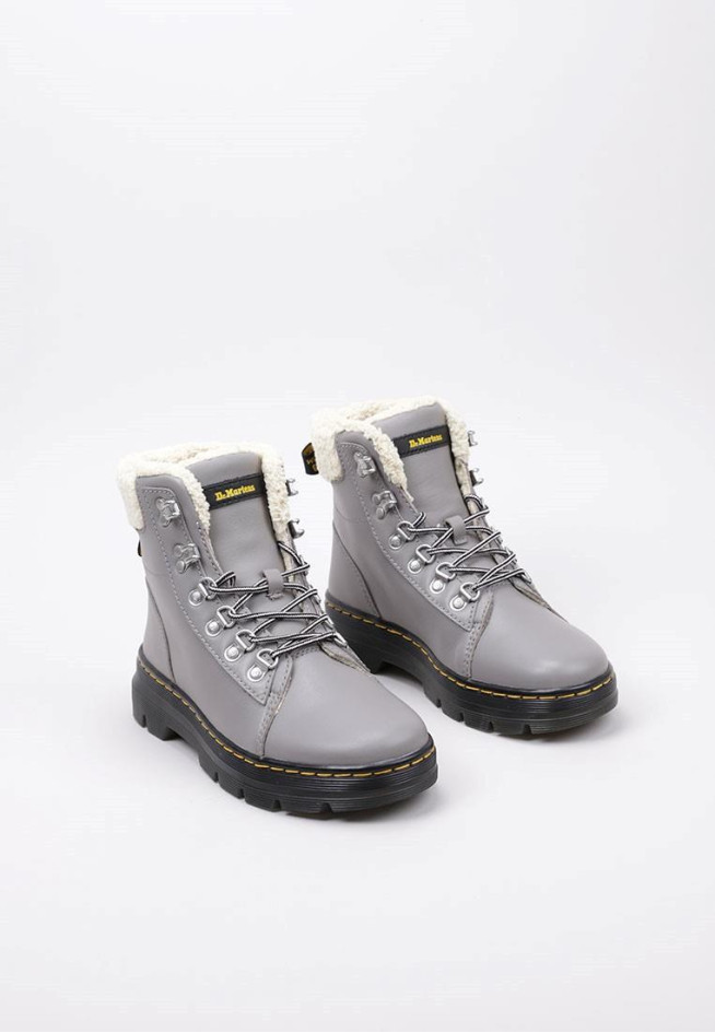 DR MARTENS Combs W FL Zinc Grey Oiled Full Grain Wp & Natural Boogie Fur Gris